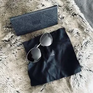 PAIGE | Accessories | New Paige Jordan Round 49mm Sunglasses  display picture 1